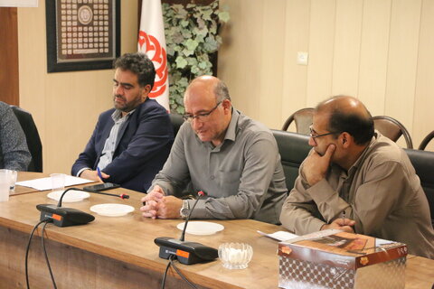 نشست و گفت‌گوی تعاملی رئیس و کارکنان بیمارستان سینا با مدیرکل بهزیستی استان همدان