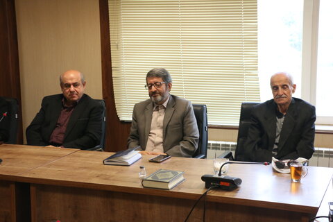 نشست هم‌اندیشی با اعضای شورای مشارکت های مردمی و تقدیر از خیرین سلامت