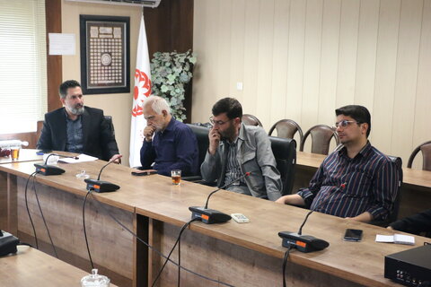 نشست هم‌اندیشی با اعضای شورای مشارکت های مردمی و تقدیر از خیرین سلامت