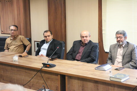 نشست هم‌اندیشی با اعضای شورای مشارکت های مردمی و تقدیر از خیرین سلامت