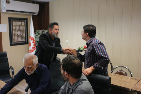 نشست هم‌اندیشی با اعضای شورای مشارکت های مردمی و تقدیر از خیرین سلامت