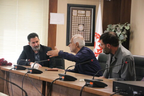 نشست هم‌اندیشی با اعضای شورای مشارکت های مردمی و تقدیر از خیرین سلامت