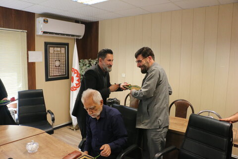 نشست هم‌اندیشی با اعضای شورای مشارکت های مردمی و تقدیر از خیرین سلامت