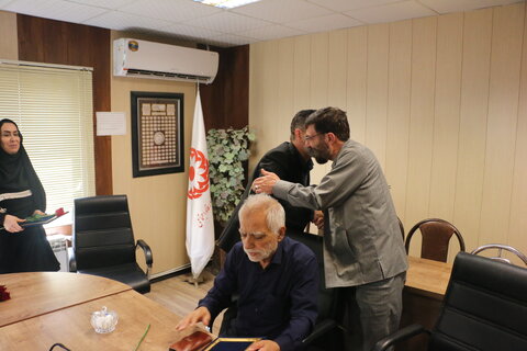 نشست هم‌اندیشی با اعضای شورای مشارکت های مردمی و تقدیر از خیرین سلامت