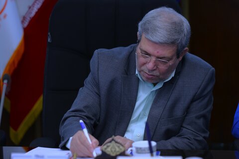 آیین امضای دومین تفاهم نامه توانمند سازی نوجوانان و جوانان تحت حمایت سازمان بهزیستی کشور