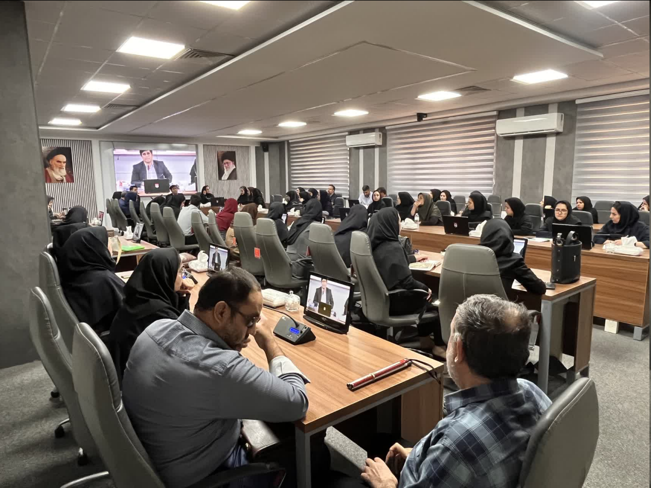 برگزاری کارگاه آموزشی و عملی آشنایی با تجهیزات کمک توانبخشی ویژه افراد کمبینا و نابینا