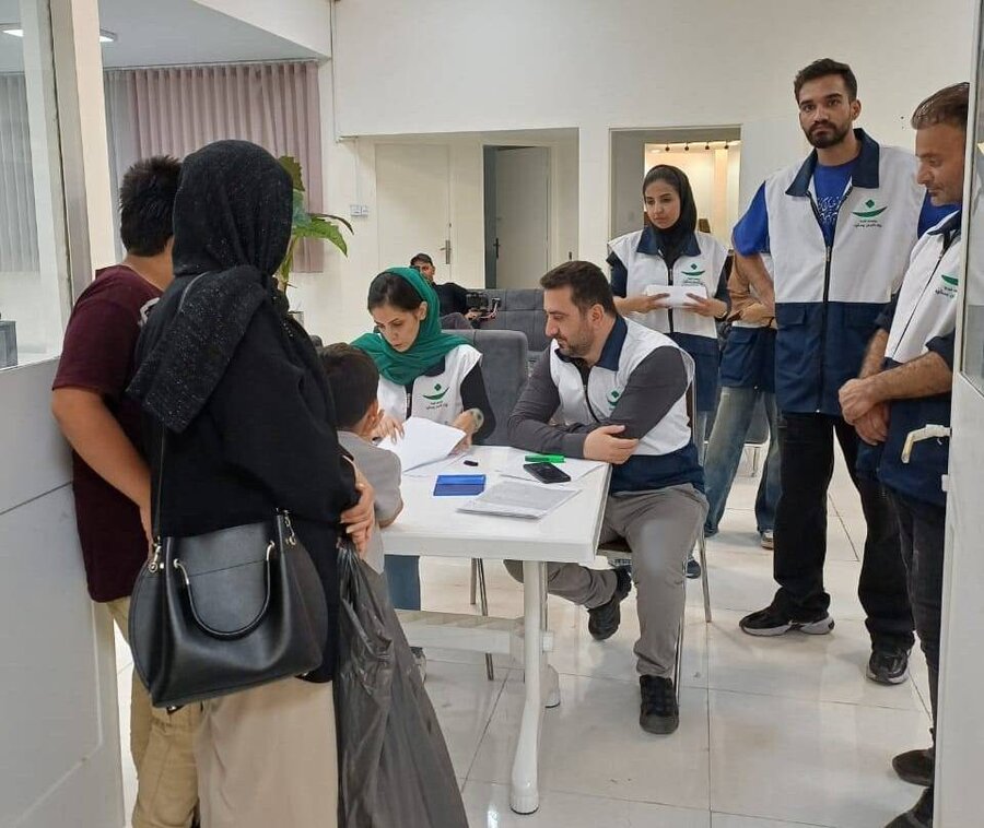 شهرتهران | توزیع ۱۲۰ بسته ارزاق میان خانواده‌های کودکان کار و خیابان در مرکز «شوق زندگی بعثت»