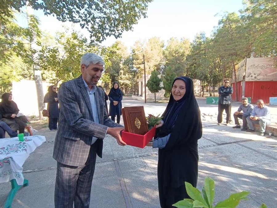 همایش کوهپیمایی و پیاده روی کارکنان بهزیستی استان و شهرستان کرمان  برگزارشد