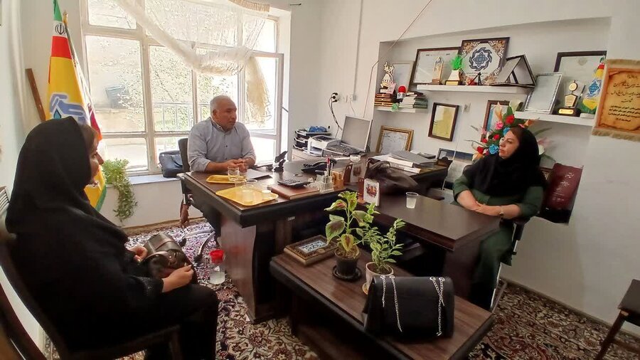 اهدای دو سری جهیزیه به نوعروسان تحت پوشش بهزیستی قروه و سنندج