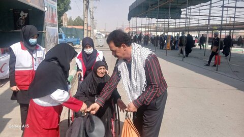 خادمی زایران