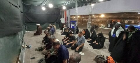 خادمی زایران