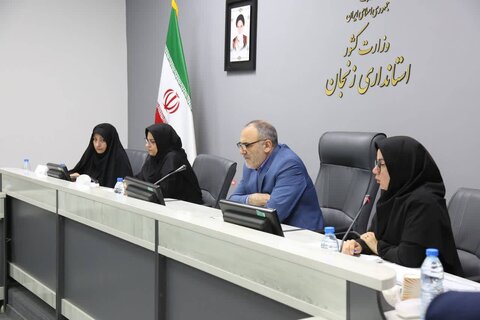 ۳۵ تسهیلگر پیشگیری از معلولیتهای دوران سالمندی را به سالمندان آموزش می دهند