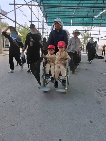 گزارش تصویری| جلوه هایی دیدنی از حضور کودکان در مرز مهران