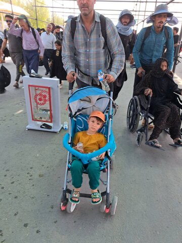 گزارش تصویری| جلوه هایی دیدنی از حضور کودکان در مرز مهران