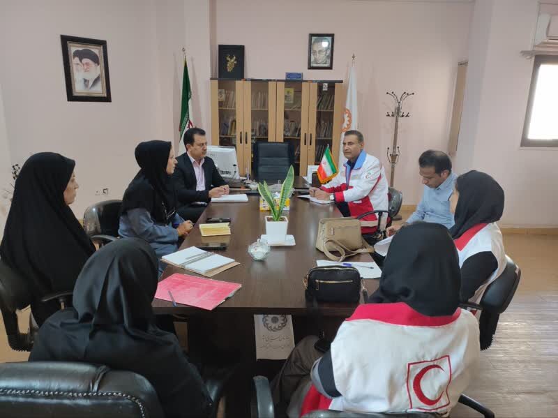 عقد تفاهم نامه میان بهزیستی بم و جمعیت هلال احمر برای ارائه خدمات بیشتر به جامعه هدف 