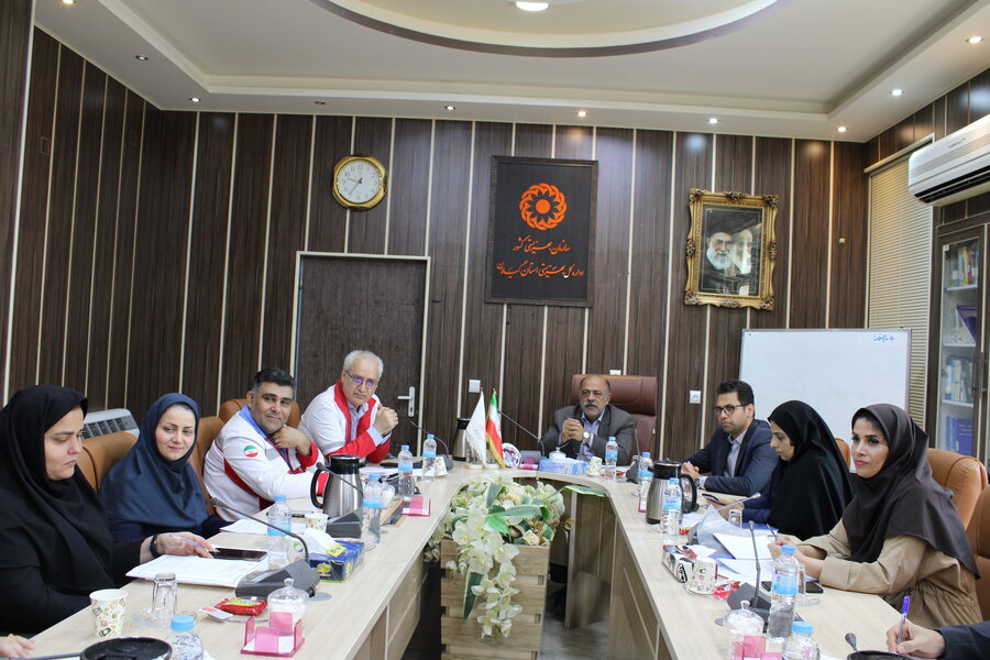 نشست بررسی نحوه همکاری مشترک اداره کل بهزیستی و جمعیت هلال احمر استان 