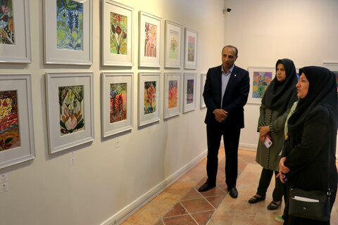 دومین نمایشگاه نقاشی بیماران اعصاب و روان آسایشگاه مهر ارومیه افتتاح شد/درمان و ترخیص بیماران دارای اختلالات روان شناختی با هنردرمانی