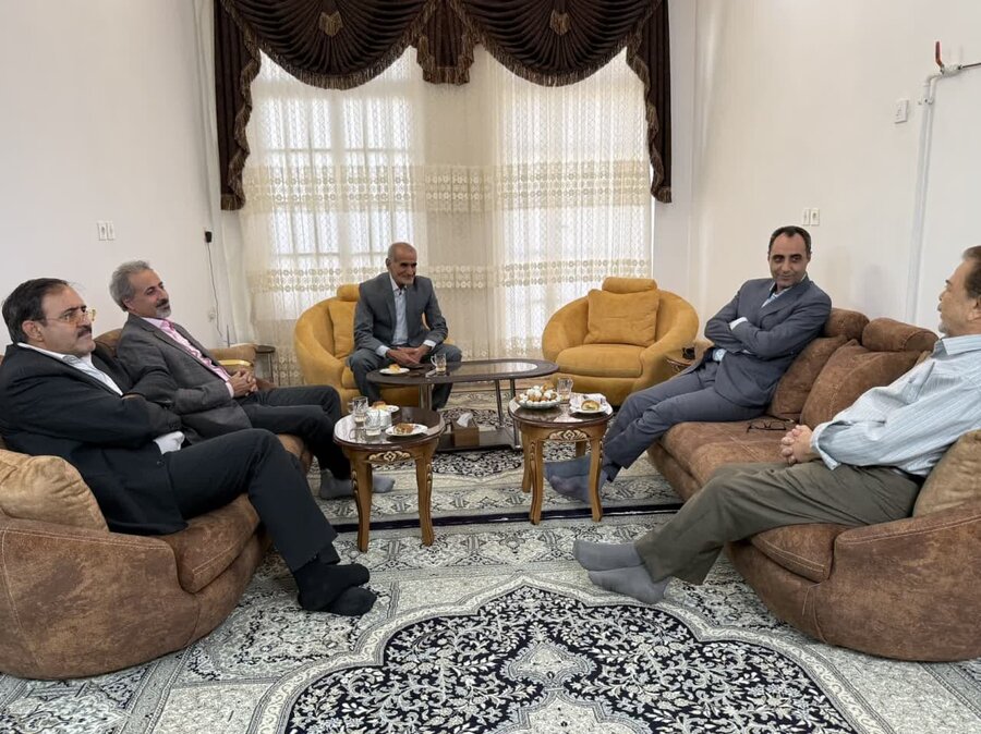 دیدار مدیرکل بهزیستی استان یزد از همکار بازنشسته 