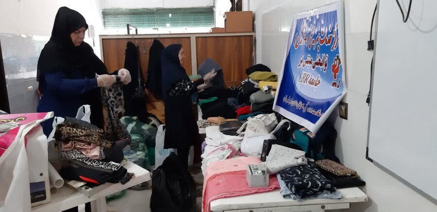 چهارباغ | توزیع ۱۰۰ جفت لباس ،کفش و کیف به مددجویان چهارباغ
