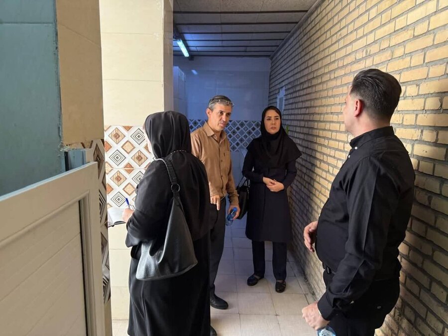 شهریار | بازدید تیم نظارت بهزیستی شهرستان از مرکز اقامتی در منطقه فرارت جهت تأیید موارد ایمنی