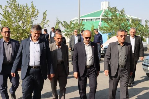 گزارش تصویری ا بازدید استاندار مرکزی، معاونین استانداری، مدیرکل راه و شهرسازی، فرماندار شهرستان اراک، شهردار کلانشهر اراک و جمعی از مسئولان استانی از مرکز خیریه توانبخشی آفتاب واقع