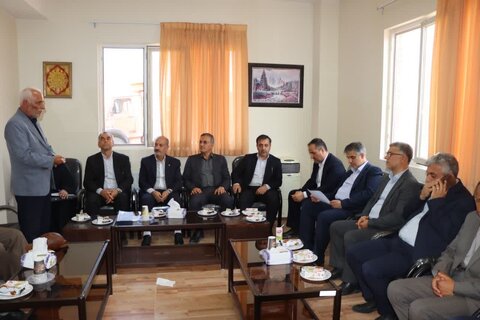 گزارش تصویری ا بازدید استاندار مرکزی، معاونین استانداری، مدیرکل راه و شهرسازی، فرماندار شهرستان اراک، شهردار کلانشهر اراک و جمعی از مسئولان استانی از مرکز خیریه توانبخشی آفتاب واقع