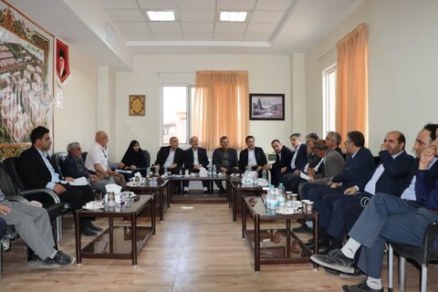 گزارش تصویری ا بازدید استاندار مرکزی، معاونین استانداری، مدیرکل راه و شهرسازی، فرماندار شهرستان اراک، شهردار کلانشهر اراک و جمعی از مسئولان استانی از مرکز خیریه توانبخشی آفتاب واقع