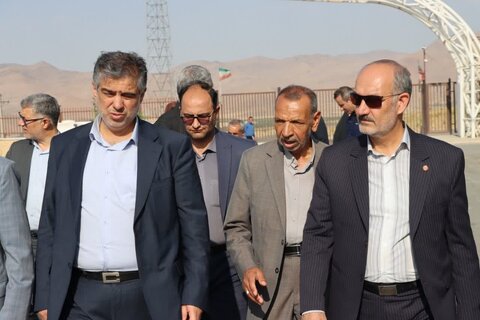 گزارش تصویری ا بازدید استاندار مرکزی، معاونین استانداری، مدیرکل راه و شهرسازی، فرماندار شهرستان اراک، شهردار کلانشهر اراک و جمعی از مسئولان استانی از مرکز خیریه توانبخشی آفتاب واقع