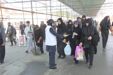 گزارش تصویری| هشتمین روز خادمی مجموعه بهزیستی ایلام از زائران حسینی