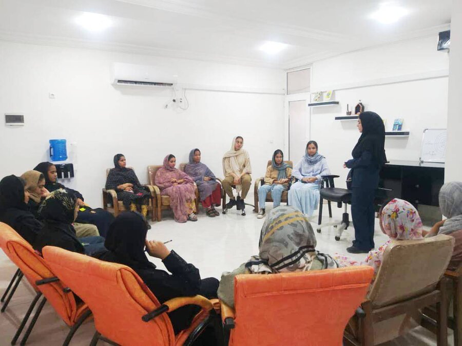 رودان | برگزاری دوره آموزشی «مدیریت استرس» ویژه نوجوانان دختر 