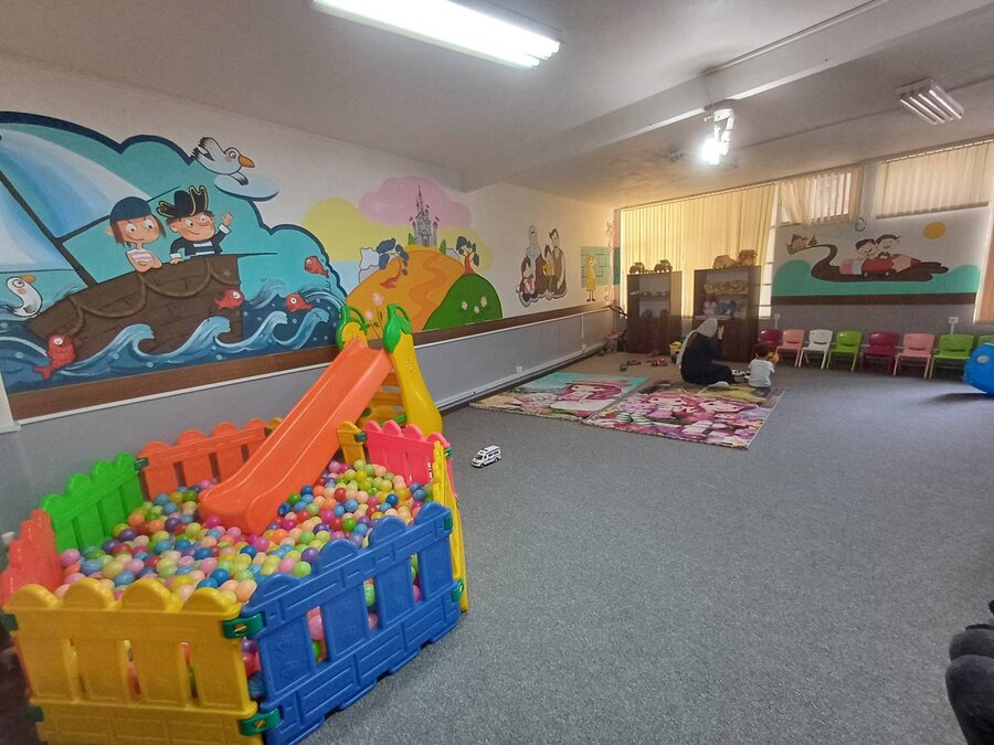 ارائه خدمات در مرکز کودک _والد "مهر خانواده "بهزیستی رشت