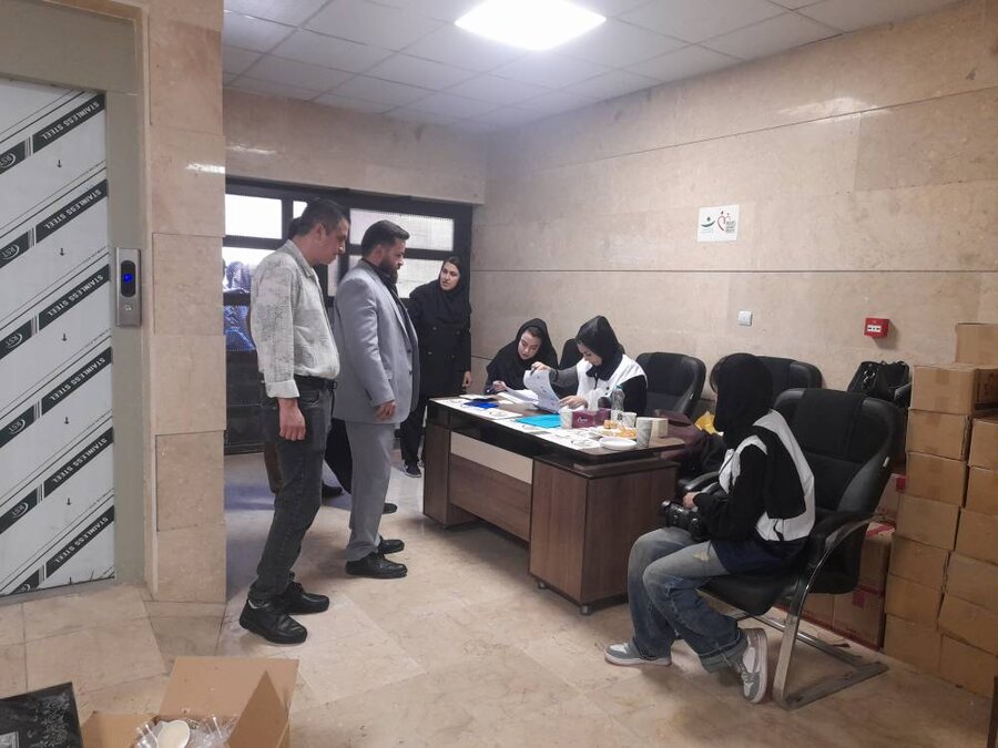 بهارستان | توزیع سبد کالادر میان مددجو یان جامعه هدف  شهرستان