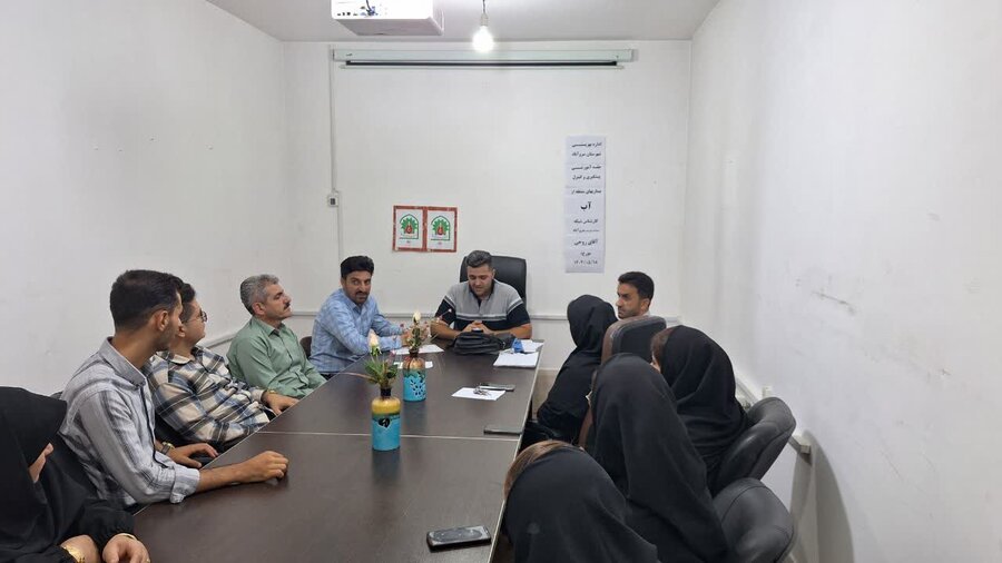 سروآباد | برگزاری جلسه آموزش پیشگیری و کنترل بیماریهای منتقله از آب 
