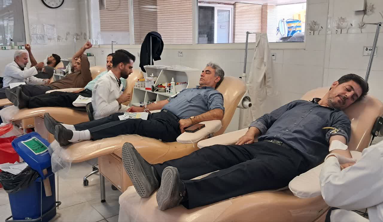 اهدای خون جمعی از کارکنان بهزیستی قم