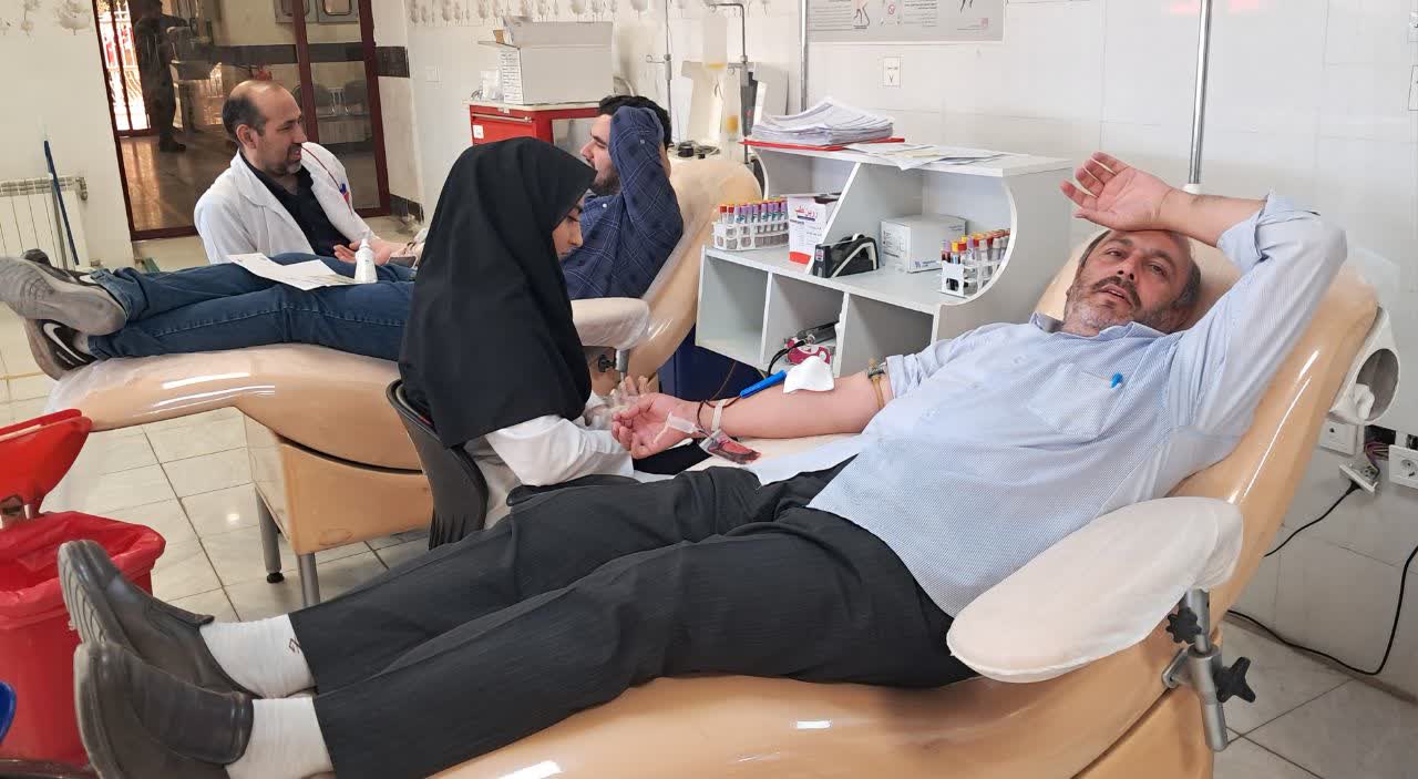 اهدای خون جمعی از کارکنان بهزیستی قم
