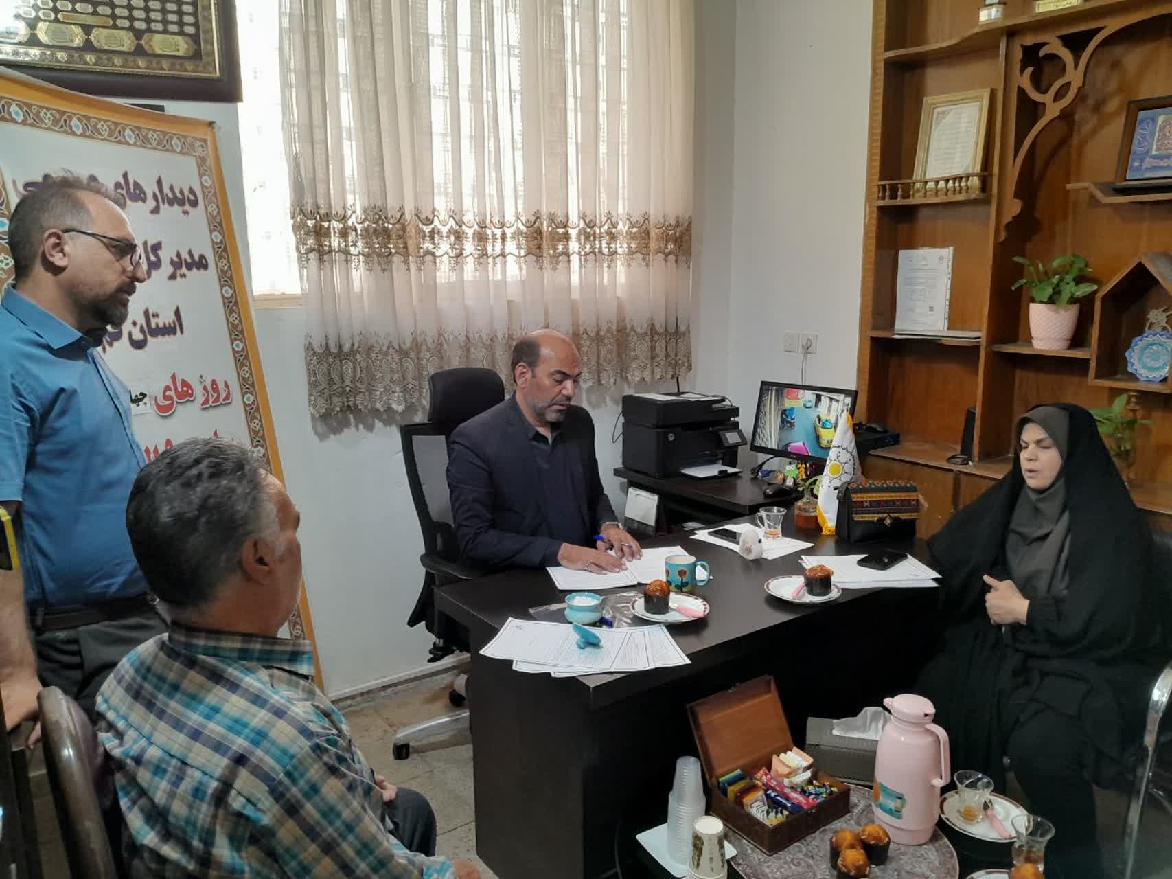 مرکز مثبت زندگی خیابان دورشهر میزبان برنامه ملاقات مردمی مدیر کل بهزیستی قم با مددجویان 