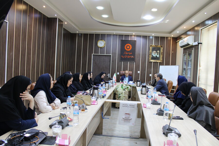 نشست صمیمانه مدیرکل بهزیستی گیلان با نمایندگان تشکل‌های مردمی و سازمان‌های مردم‌نهاد