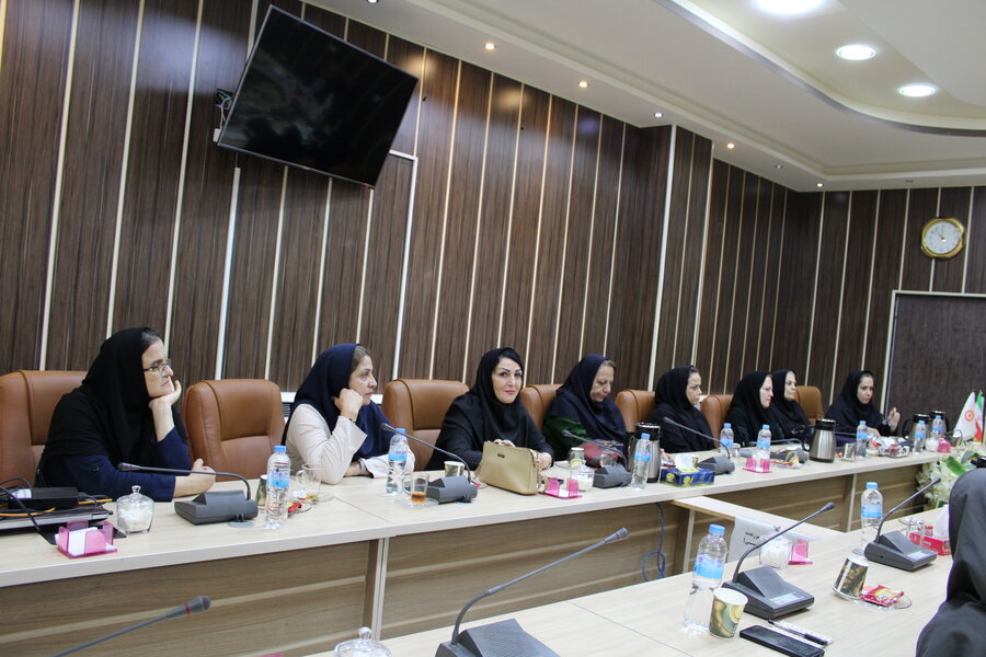 نشست صمیمانه مدیرکل بهزیستی گیلان با نمایندگان تشکل‌های مردمی و سازمان‌های مردم‌نهاد