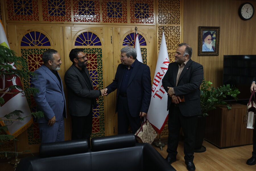 Seyed Javad Hosseini, Head of Iran’s SWO, Visits Mehr News Agency on Journalists’ Day