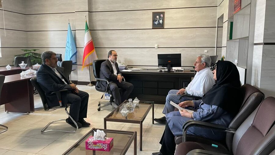 قروه | نشست رئیس اداره بهزیستی با دادستان و رییس دادگستری