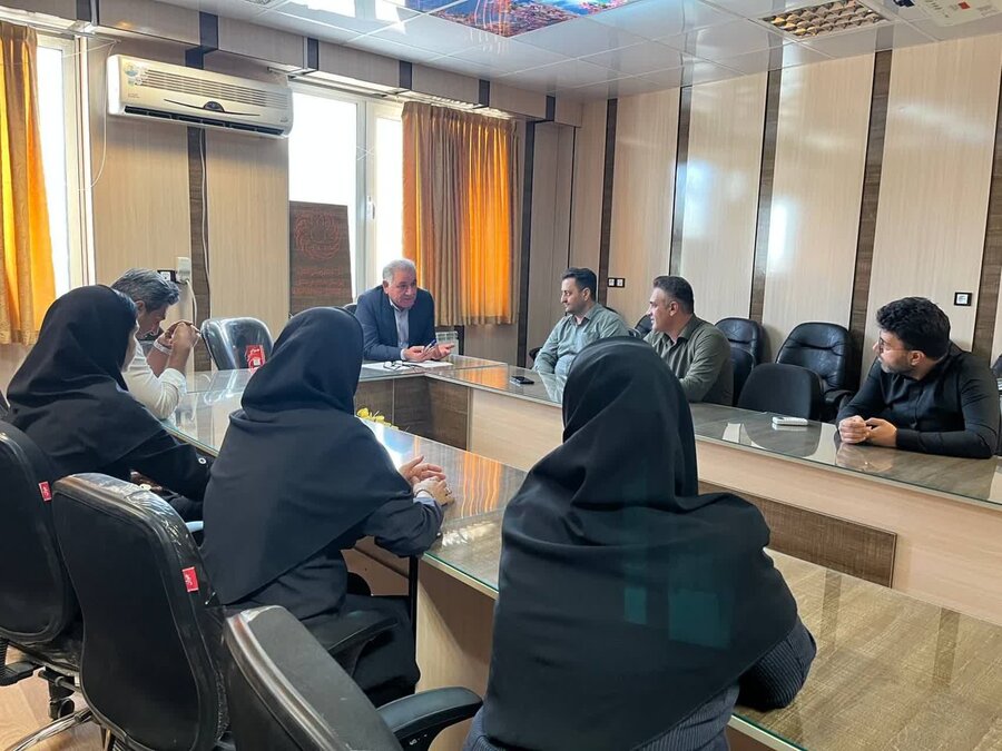 مسئولان بهزیستی کردستان با کارکنان بهزیستی کامیاران دیدار کردند