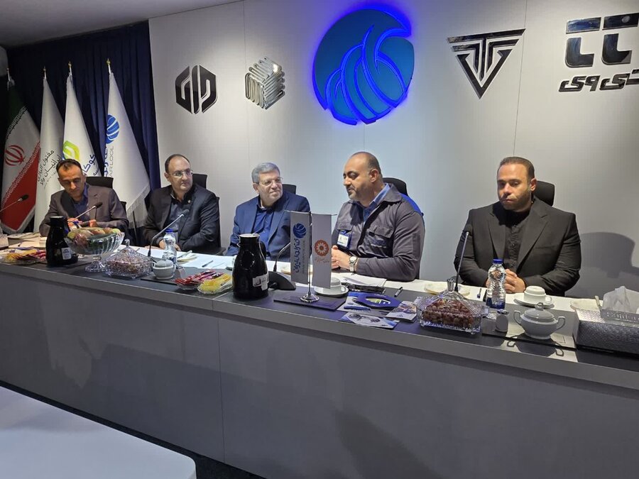 دکتر حسینی، معاون وزیر و رئیس سازمان بهزیستی کشور، از کارخانه اشتغال مددجویی فنر لول ایران