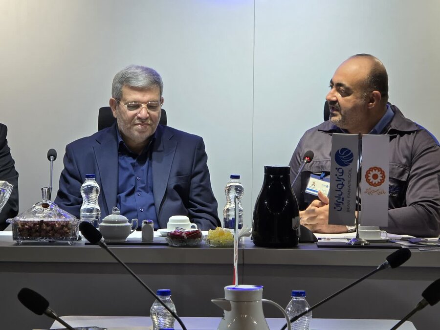 دکتر حسینی، معاون وزیر و رئیس سازمان بهزیستی کشور، از کارخانه اشتغال مددجویی فنر لول ایران