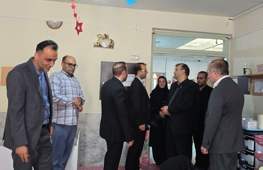 حضور انجلاسی معاون توسعه مدیریت و منابع در خانه نگهداری فرزندان زیر ۳سال در شهرستان شاهرود