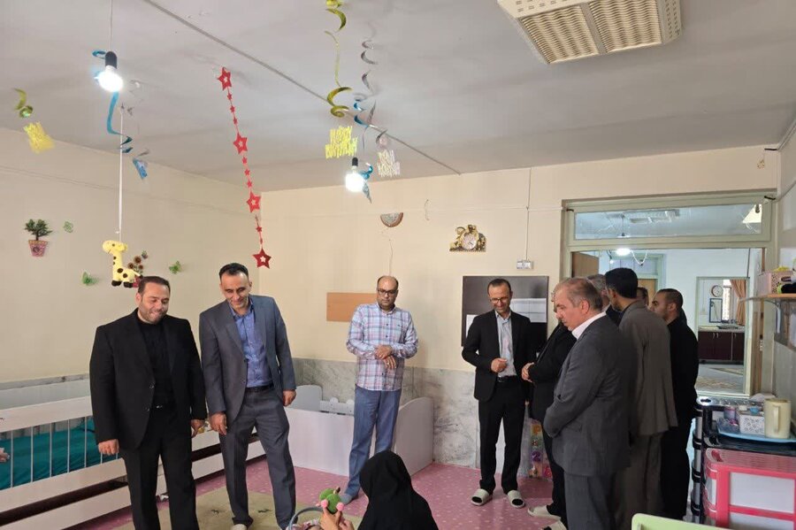 حضور انجلاسی معاون توسعه مدیریت و منابع در خانه نگهداری فرزندان زیر ۳سال در شهرستان شاهرود