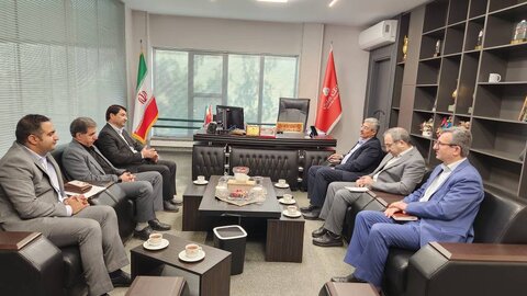 مدیر کل بهزیستی استان با مدیر عامل شعب بانڪ ملت دیدار و گفتگو ڪرد.