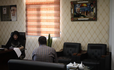 در راستای طرح تکریم ارباب رجوع / دیدار چهره‌ به‌ چهره مدیرکل بهزیستی البرز با جامعه هدف محترم