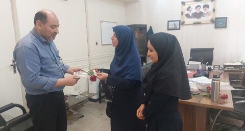 کرج | به مناسبت فرارسیدن دهه فرهنگی / از خادمین نماز بهزیستی کرج تجلیل بعمل آمد