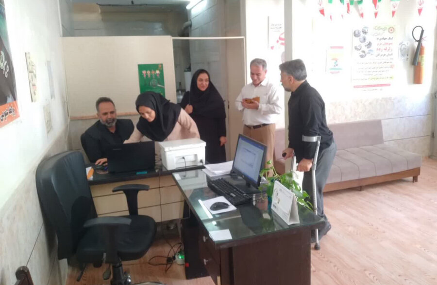 اشتهارد | بازديد دوره اى رئيس اداره بهزيستى شهرستان اشتهارد از مركز مثبت زندگی