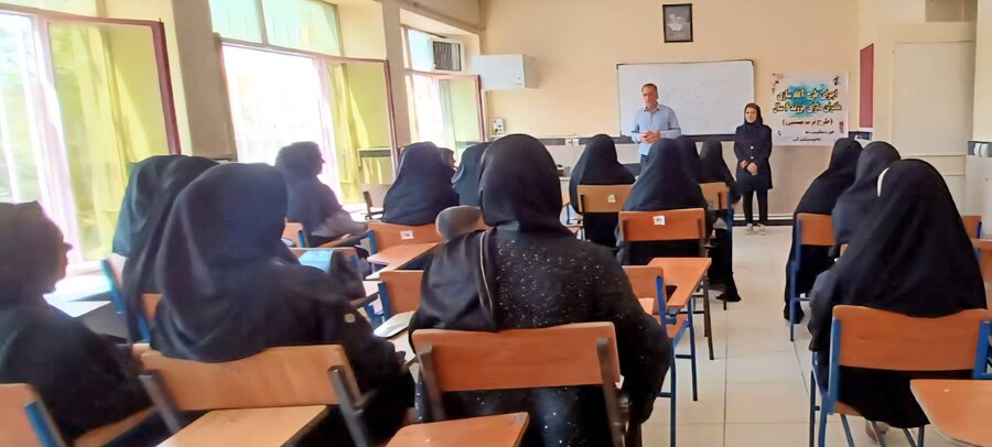 برگزاری کارگاه آموزشی والدگری مثبت برای فرماندهان پایگاه‌های بسیج خواهران توسط کارشناسان بهزیستی شهرستان میاندوآب